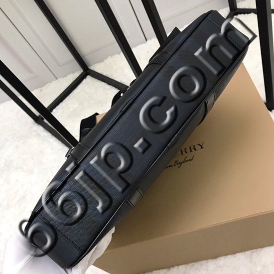 バーバリーバッグ角部分ディテール